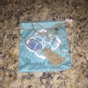 Kendra Scott necklace